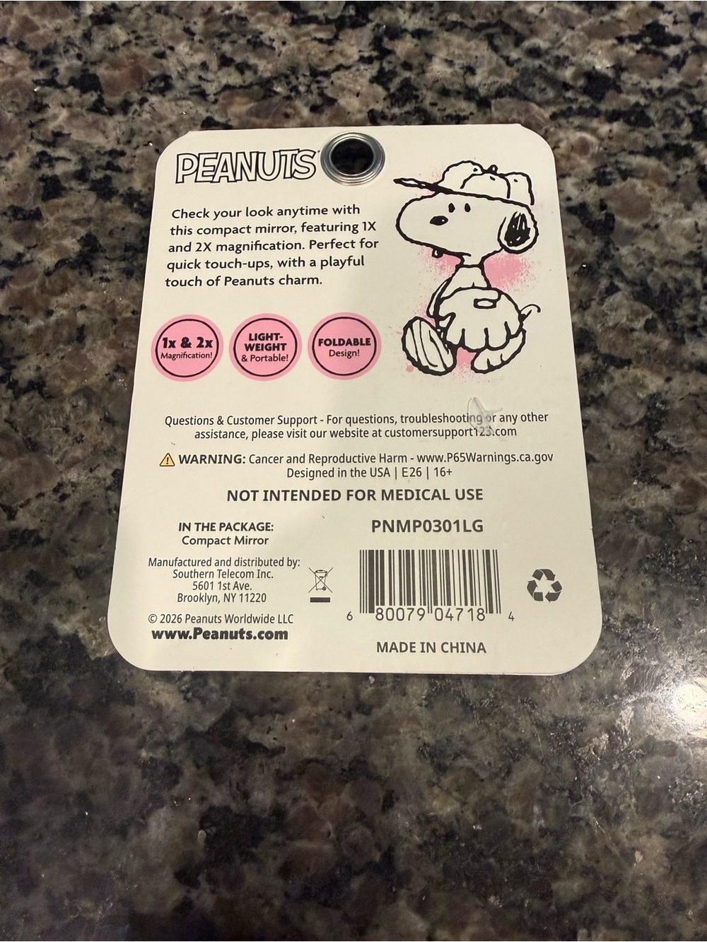 Snoopy Compact Mirror - Picture 2 of 5